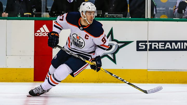 Oilers' Captain Connor McDavid Told He Wears Wrong Skate Size By Rink Worker