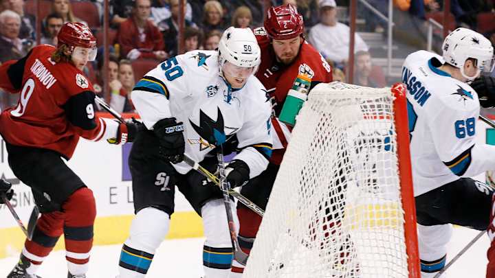 Jones makes 23 saves in Sharks' 3-1 win over Coyotes