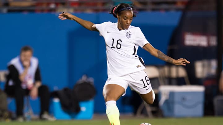 Watch: Crystal Dunn strike puts USA up 1–0 on England Watch: Crystal Dunn strike puts USA up 1–0 on England
