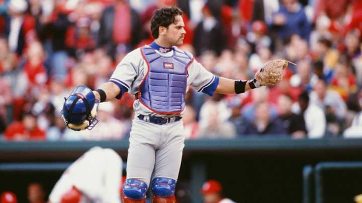 Mustard Minute: Mike Piazza’s Hall of Fame hair stars in Pert Plus ad Mustard Minute: Mike Piazza’s Hall of Fame hair stars in Pert Plus ad