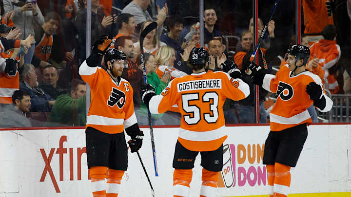 Giroux earns 500th career point, Flyers top Coyote