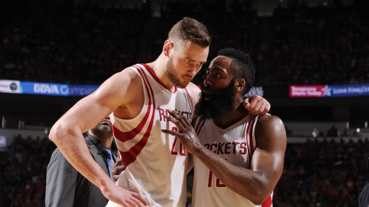 Rockets renounce rights to Donatas Motiejunas, end contract saga