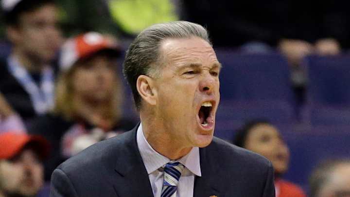 AP source: Dixon leaving Pittsburgh for TCU, his alma mater