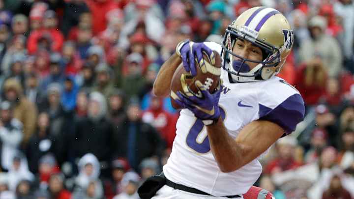 Rout of rival has No. 6 Washington on cusp of playoff