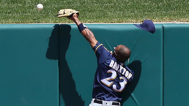 Minor league team apologizes for promotion mocking player’s defense