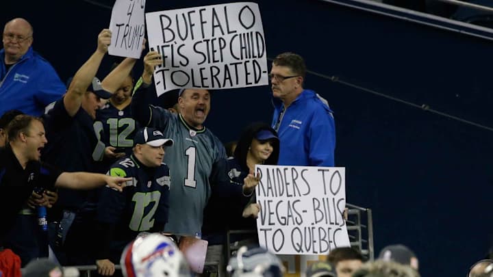 Watch: Woman scolds fellow Seahawks fan for harassing female Bills coach