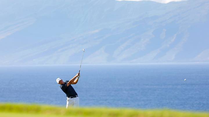 Spieth beats winners-only field, and now faces Rory McIlroy
