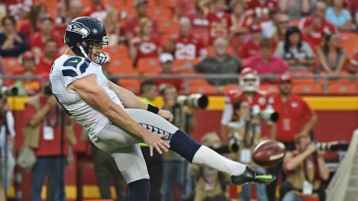 Watch: Seahawks botched punt leads to Vikings FG, Jon Ryan injured