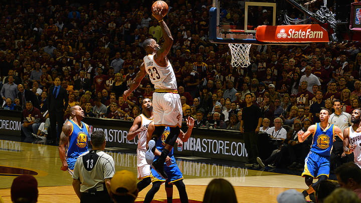 Photo: LeBron James takes flight vs. Warriors for incredible dunk