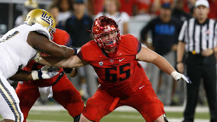 Arizona enters 2016 with heavy heart after lineman's death