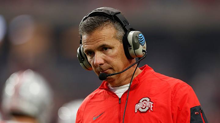 Playing Buy/Sell/Hold with CFB win total odds