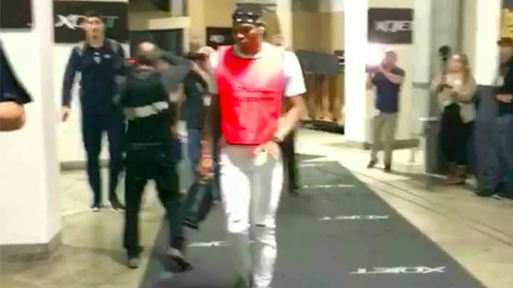 Is Russell Westbrook throwing shade at Kevin Durant with this outfit? Is Russell Westbrook throwing shade at Kevin Durant with this outfit?