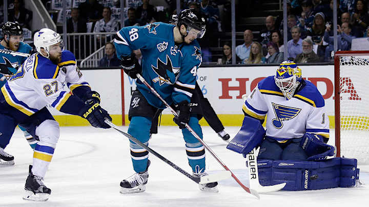 Sharks blank Blues in Game 3 to take 2-1 series lead