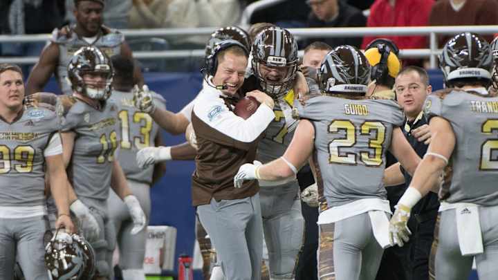 Cotton Bowl pits undefeated Western Michigan against sturdy Wisconsin Cotton Bowl pits undefeated Western Michigan against sturdy Wisconsin