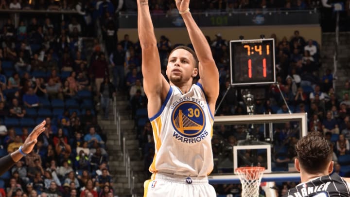 Curry has 51, hits 3-pointer in record 128th straight game