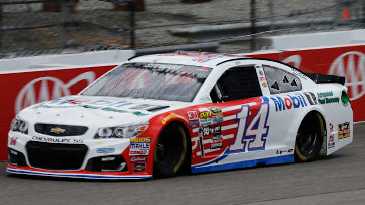 Lug nuts and $35,000 fine still the talk around Tony Stewart