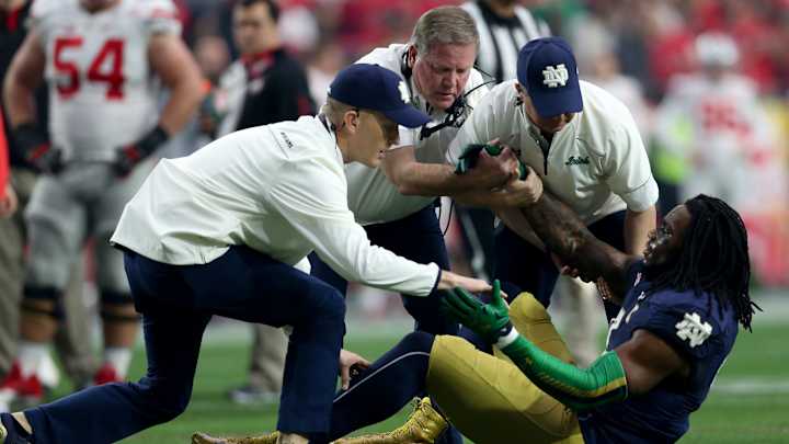 Report: Notre Dame LB Jaylon Smith to have reconstructive knee surgery