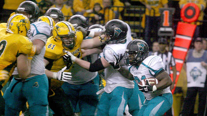 Coastal Carolina RB Henderson looks to extend NCAA TD record Coastal Carolina RB Henderson looks to extend NCAA TD record
