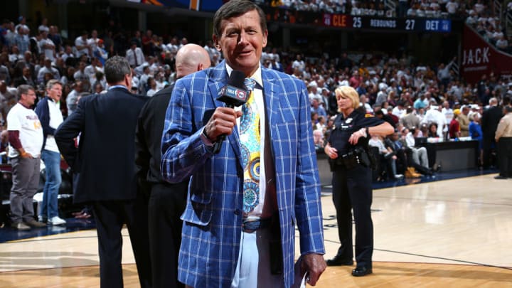 Where does Craig Sager get his suits? Where does Craig Sager get his suits?