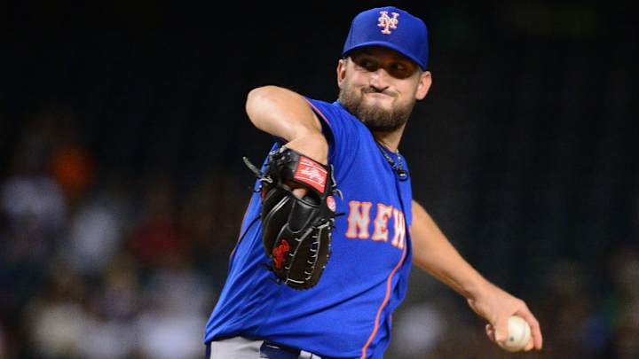 Mets place pitcher Jon Niese on 15-day DL with left knee injury