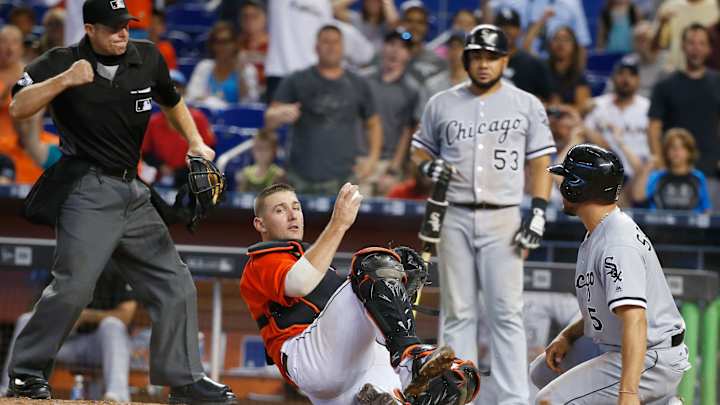 Yelich throws out runner to end game, Marlins beat White Sox