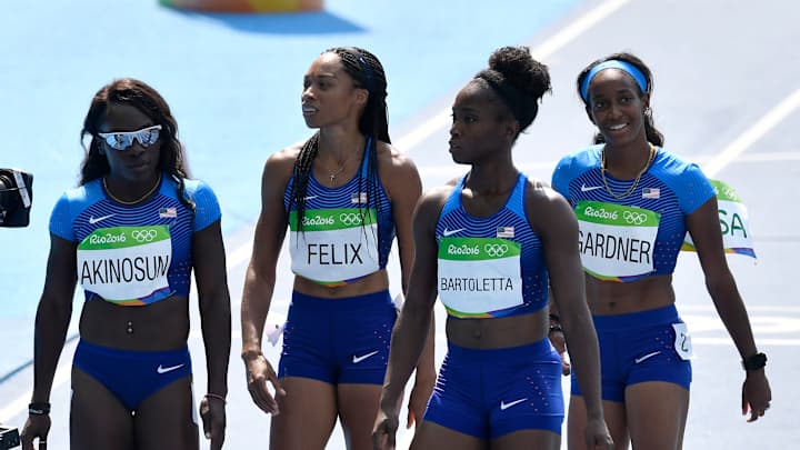 A bobble leads to a rerun on another crazy day for US relays