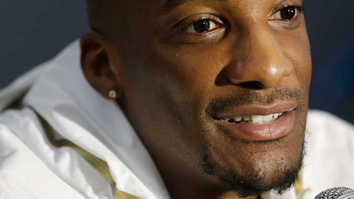 Team doctors evaluating Broncos CB Aqib Talib