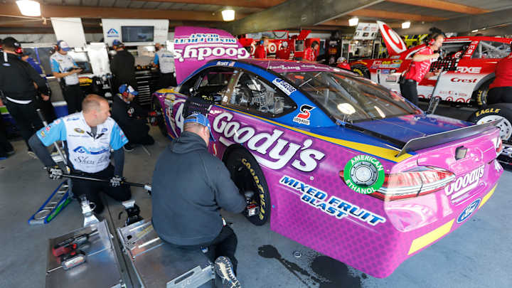 Hamlin tabs himself as the man to beat at Martinsville Hamlin tabs himself as the man to beat at Martinsville