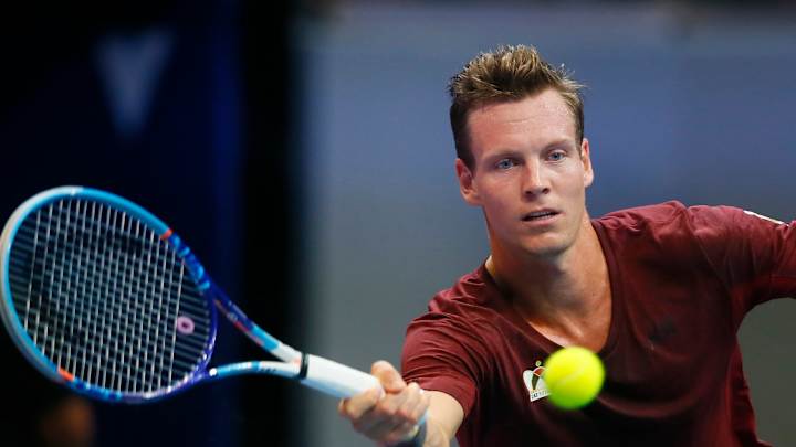 Tomas Berdych advances to 2nd round at Qatar Open