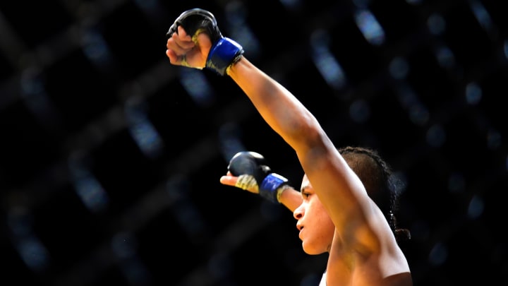 UFC 200: Amanda Nunes submits Miesha Tate to win bantamweight title
