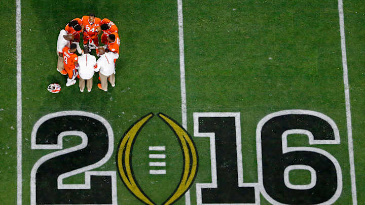 Pick 6 Predictions: Risers, fallers, a playoff dark horse Pick 6 Predictions: Risers, fallers, a playoff dark horse