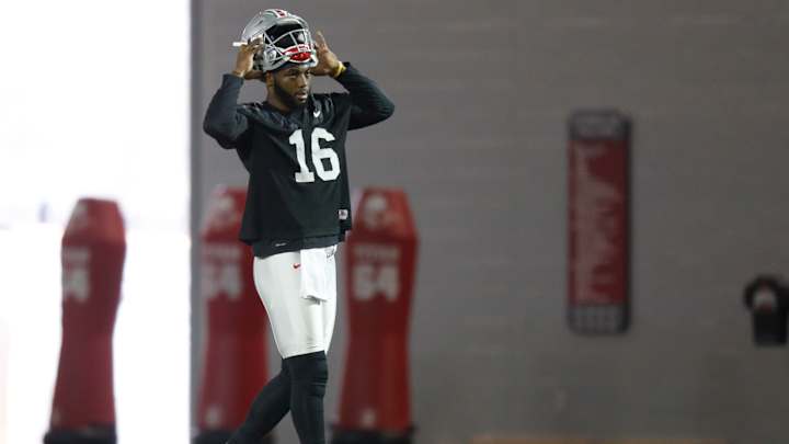 Barrett finally stands alone as Ohio State starting QB Barrett finally stands alone as Ohio State starting QB