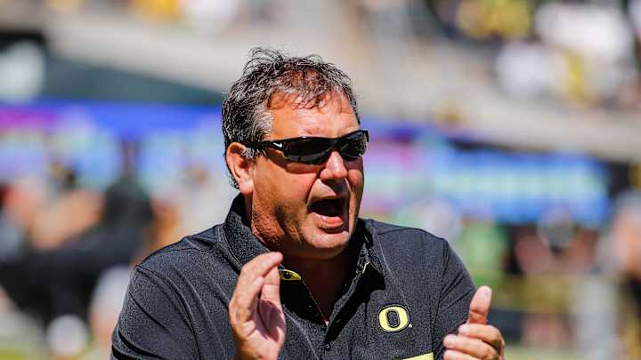 Ducks freshman linebacker Troy Dye gets off to fast start