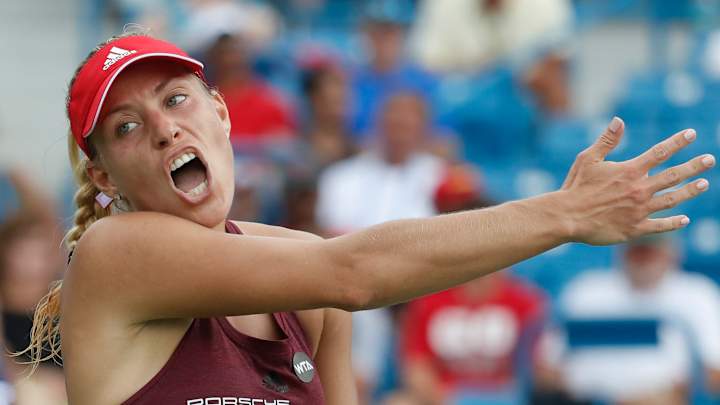 Kerber wastes chance to supplant Serena Williams at No. 1