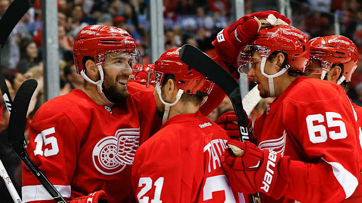 Red Wings turn 3-goal lead into 3-2 win over Sabres