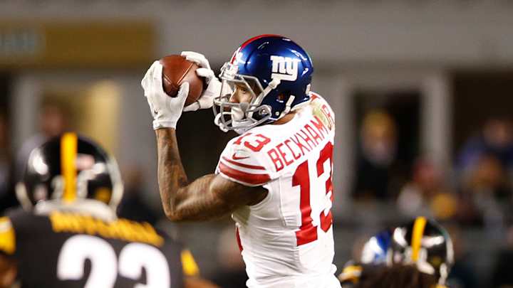 Cruz talks to McAdoo after no-target game vs. Steelers