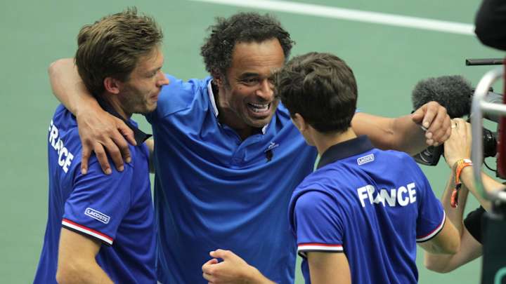 France wins doubles, leads Czechs 2–1 in Davis Cup quarterfinals