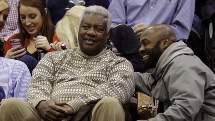 The Latest: LaVine dedicates dunk contest to Flip Saunders The Latest: LaVine dedicates dunk contest to Flip Saunders