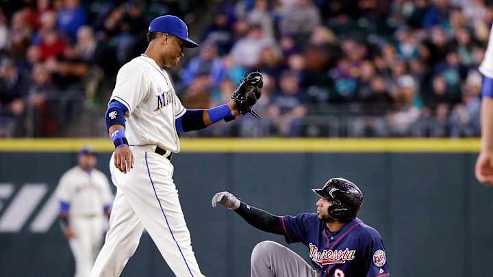 Mauer, Sano homer again; Twins beat Mariners 5-4 for sweep