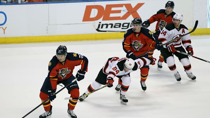 Huberdeau puts Panthers back in first with 2 goals