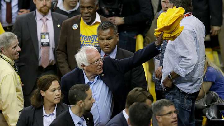Bernie Sanders shows up at halftime of Warriors-Thunder Game 7