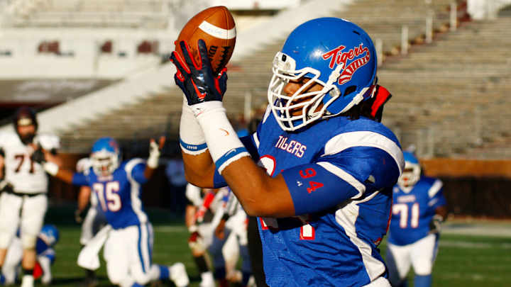 Mississippi State signee Simmons facing charges after fight