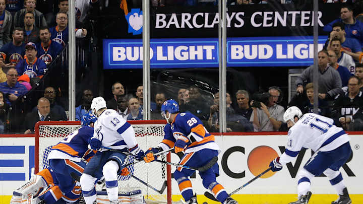 Boyle's OT goal lifts Lightning past Islanders 5-4 in Game 3