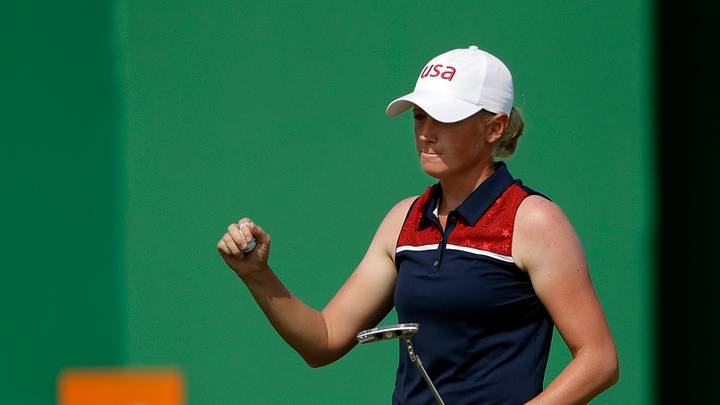 Park leads by 1 shot over Lewis in women's golf
