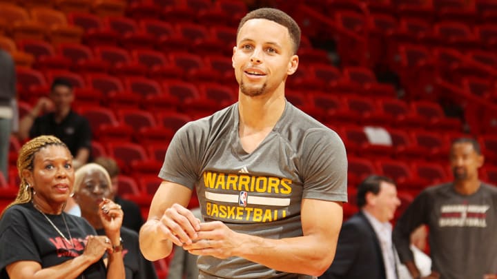 Watch: Stephen Curry meets young fan with brain cancer before game Watch: Stephen Curry meets young fan with brain cancer before game