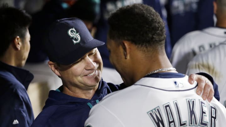 Taijuan Walker strikes out 11 as Mariners beat Astros 3-2