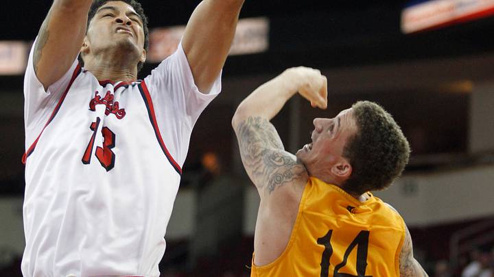 Harris scores 25, Fresno State beats Wyoming 71-60 Harris scores 25, Fresno State beats Wyoming 71-60