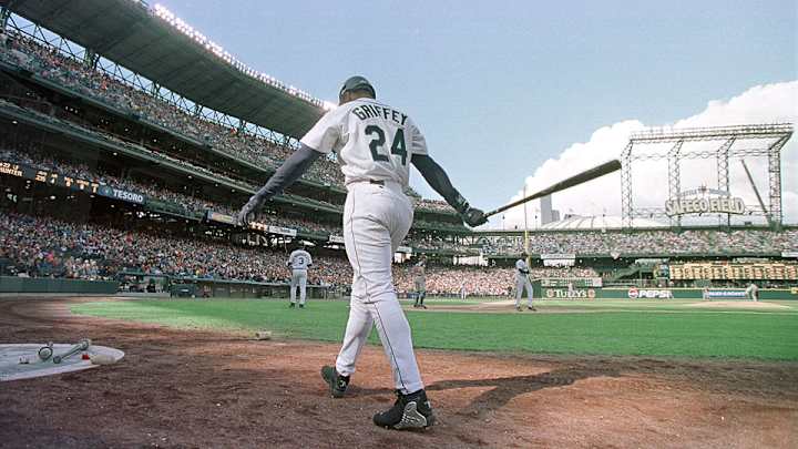 Ken Griffey, Jr. Is Now a Racing Photographer Ken Griffey, Jr. Is Now a Racing Photographer