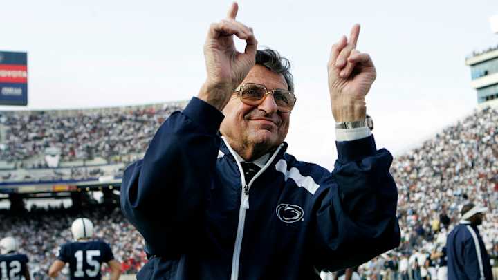 Penn State fans making replica Joe Paterno statues