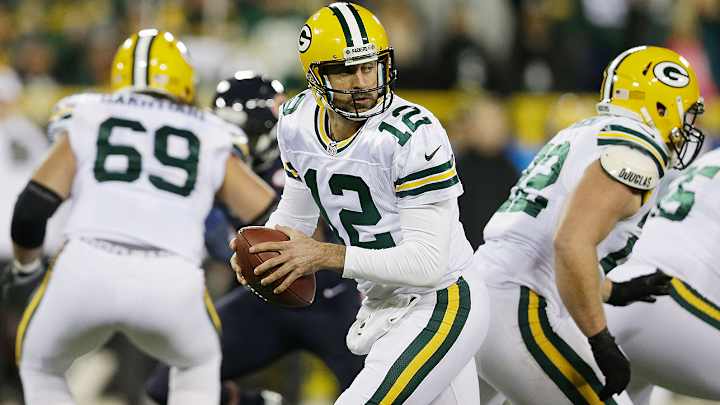 Aaron Rodgers heats up to beat Bears despite Packers’ receiver problem